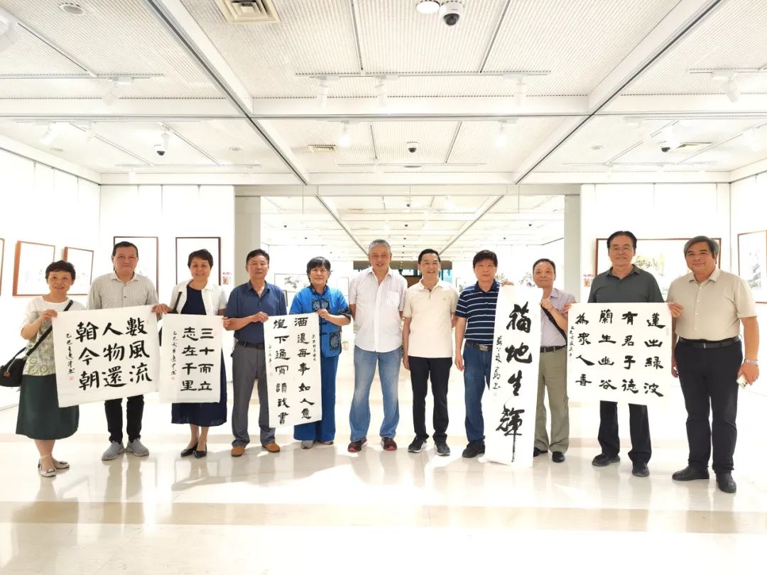 印刷、商务、书画跨界交流会在浦东新区图书馆举办