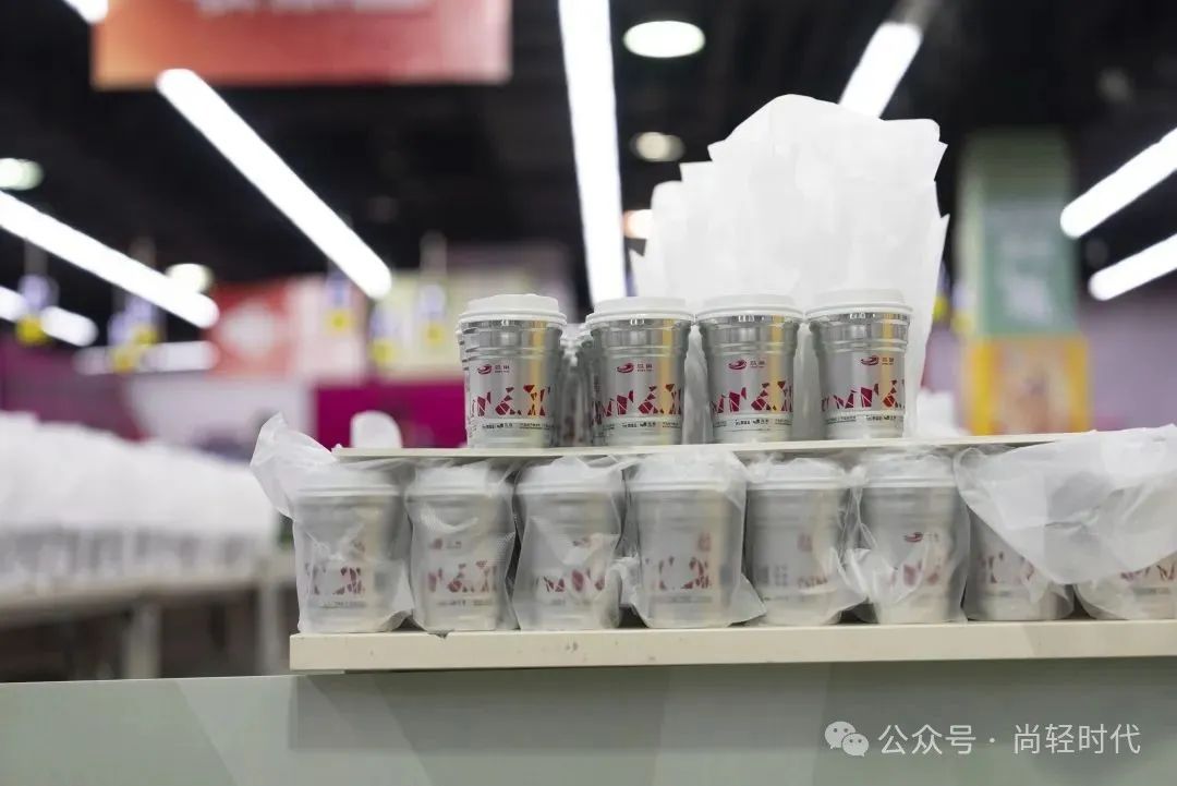 国家体育场鸟巢宣布:启用一次性铝杯代替纸杯!