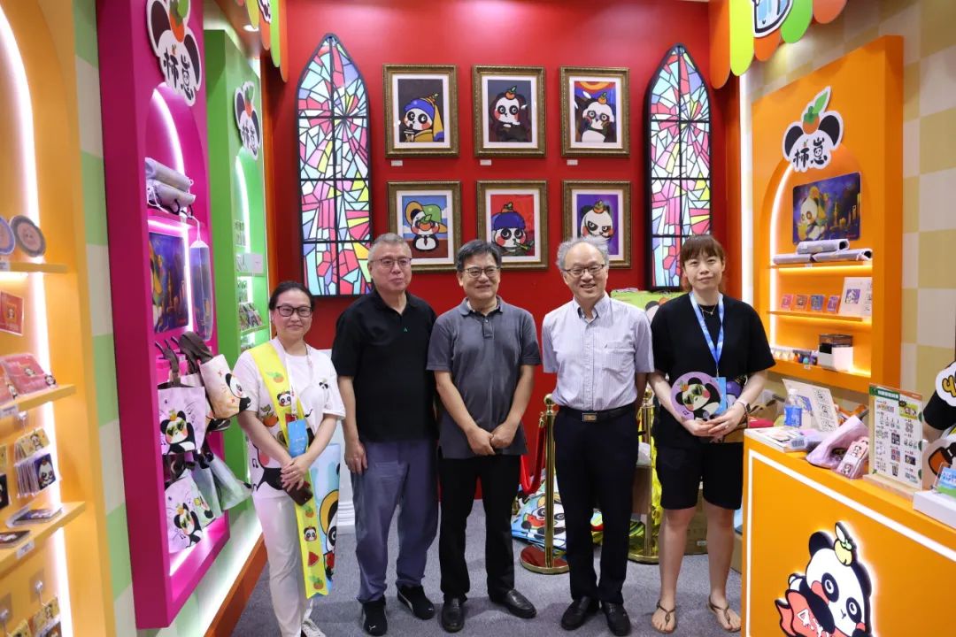 2025上海书展盛大启幕,“印刷+文创”跨界融合成为亮点之一