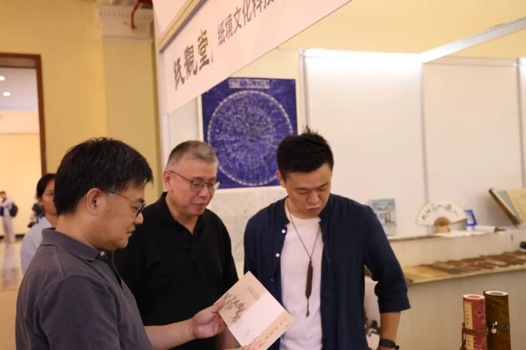 2025上海书展盛大启幕,“印刷+文创”跨界融合成为亮点之一