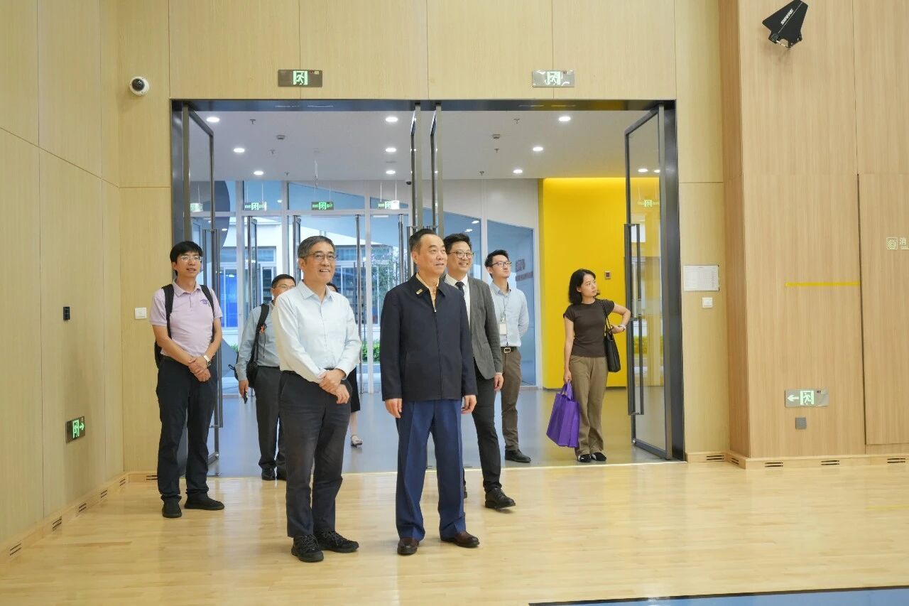 上海纽约大学校长童世骏一行莅临圣华紫竹双语学校交流指导!