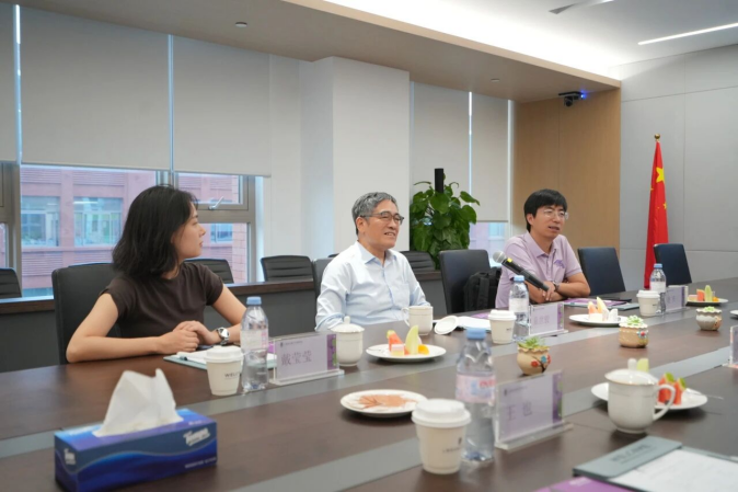 上海纽约大学校长童世骏一行莅临圣华紫竹双语学校交流指导!