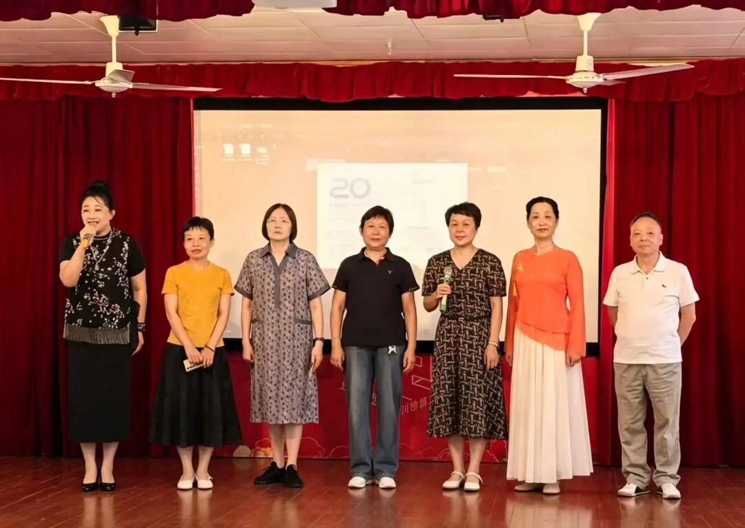 浦东印协党支部走进川沙第二敬老院慰问演出！
